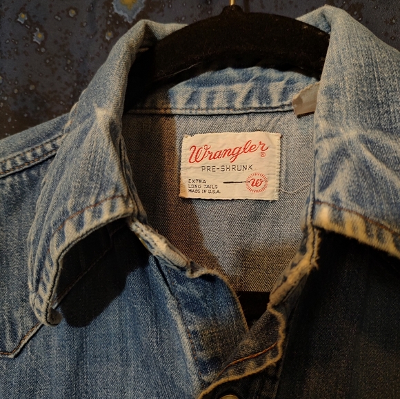Vintage Wrangler Denim Button Down Shirt - Picture 6 of 7